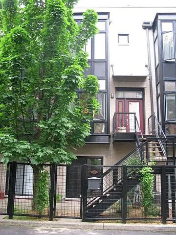 Great location - 1713 W Diversey Pky