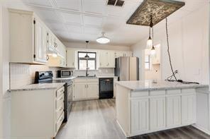 Building Photo - 3905 Lynnwood Dr