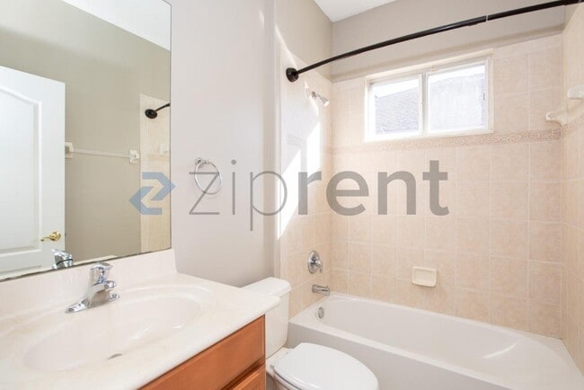 Building Photo - 932 Gallier Pl