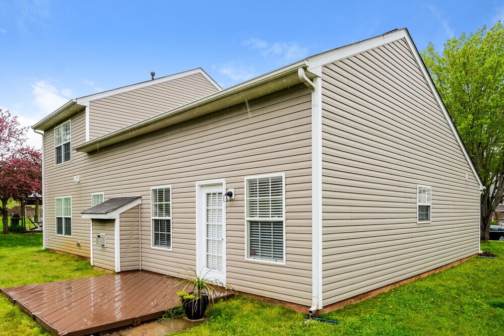 Building Photo - 2108 Thorn Crest Dr