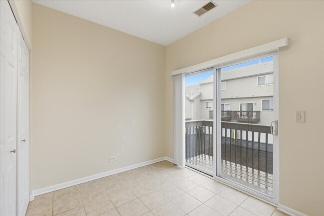 Building Photo - 28909 Pondview Dr