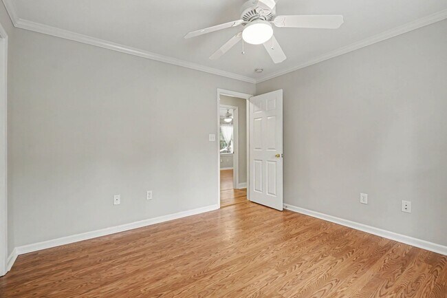 Building Photo - 290 University Cir