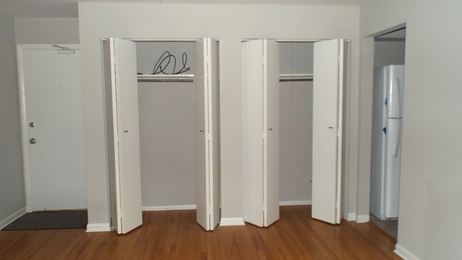 Building Photo - 77 W Central Ave