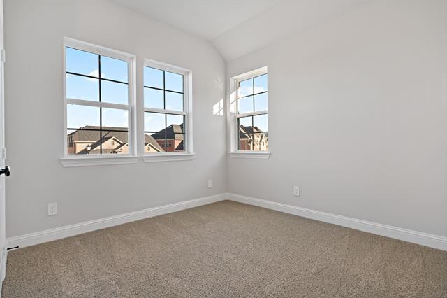 Building Photo - 124 Spanish Bluebell Dr