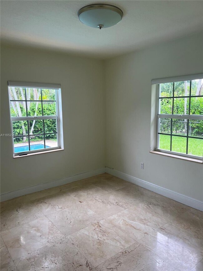 Building Photo - 5940 SW 47th St