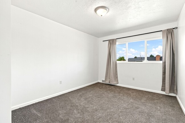 Building Photo - 5256 S 2000 W