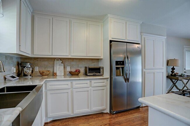 Building Photo - 10050 Haddington Dr