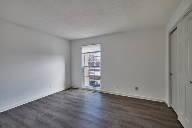 Building Photo - 1364 Tishman Ln