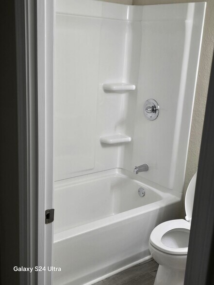 Building Photo - 110 Tacoma Rd