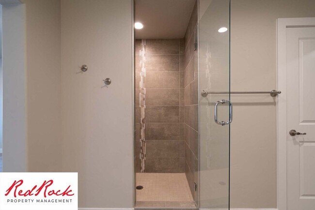 Building Photo - Spacious Townhome in Hurricane Heights