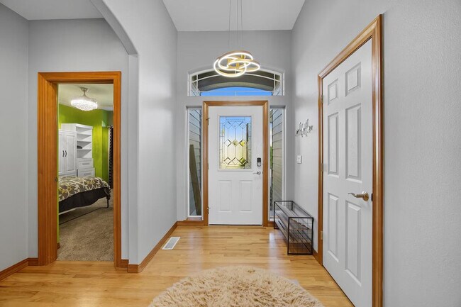 Building Photo - 355 Cindy Rd