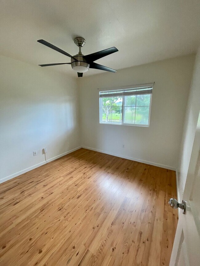 Building Photo - Ocen Pointe Potenial 3 Bedroom Home for Re...