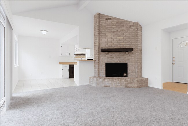 Building Photo - 7015 Maple Fox Dr