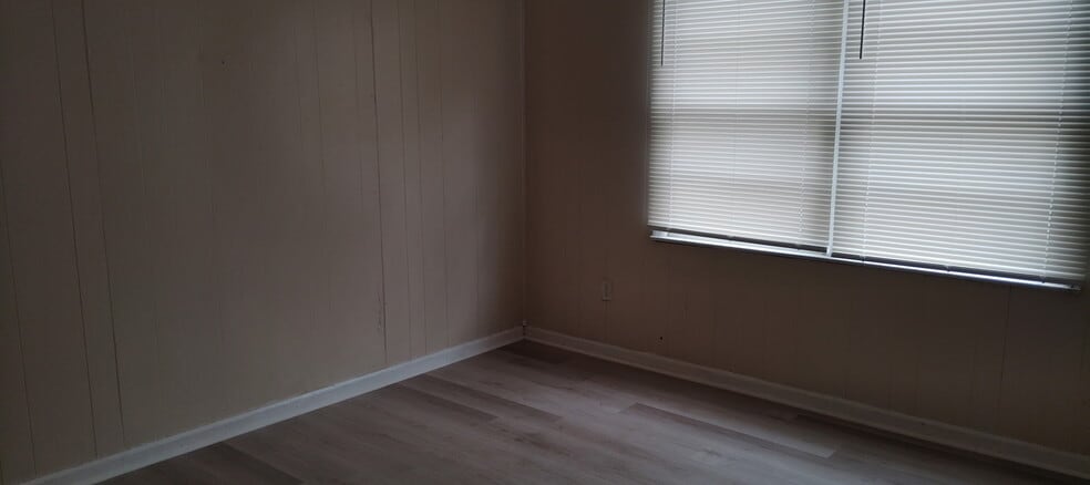 Building Photo - 5752 Deborah Dr