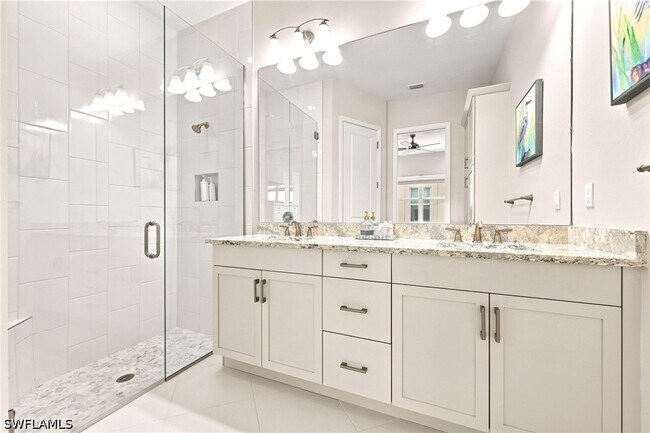 Building Photo - 7239 Saona CT