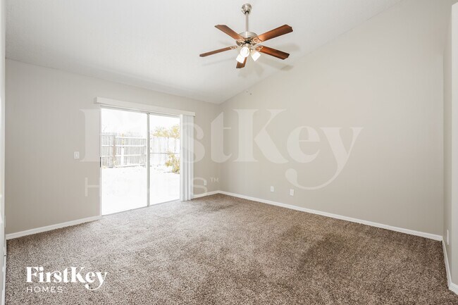 Building Photo - 2738 Springfield Dr