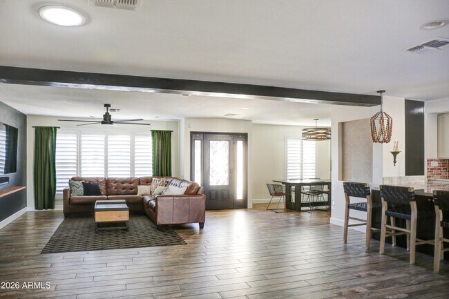 Building Photo - 2016 E State Ave