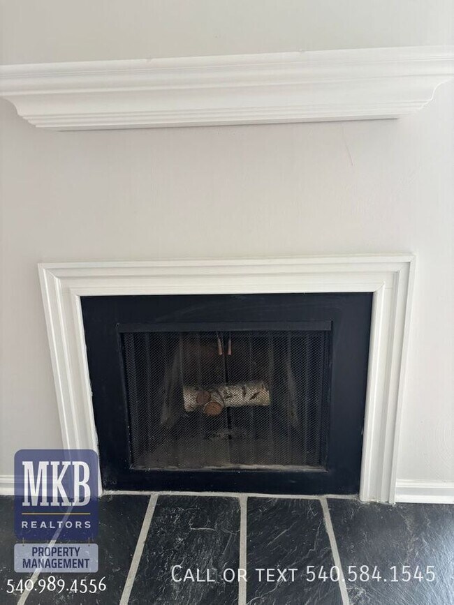 Building Photo - 2527 Gatehouse Ln