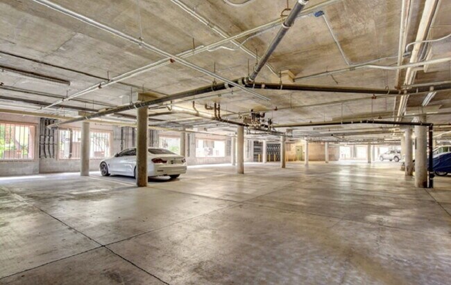 Building Photo - Luxury 1-Bedroom Rental in Guard-Gated Meridian – Walk to the Strip!