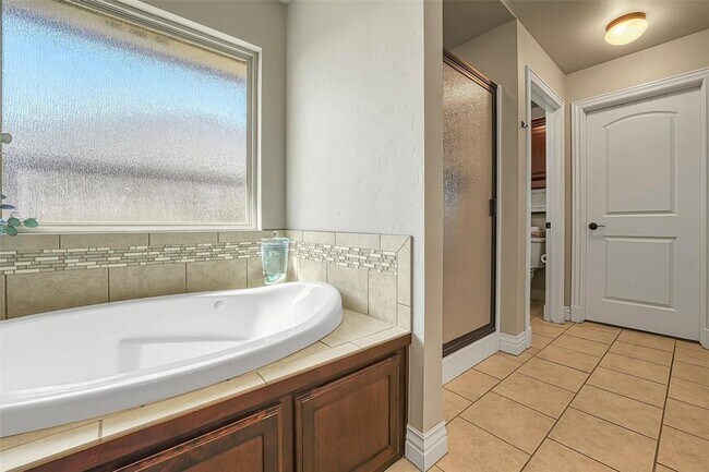 Building Photo - 1101 Northridge Blvd