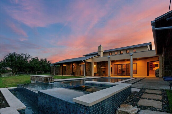 Building Photo - 9208 Madrone Ranch Trail