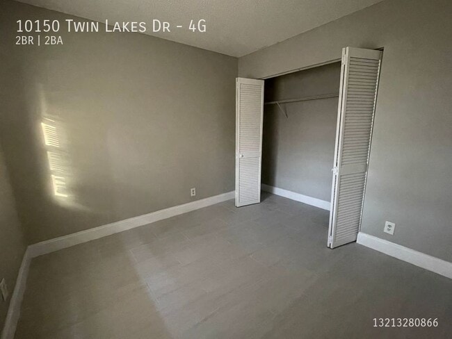 Building Photo - 10150 Twin Lakes Dr