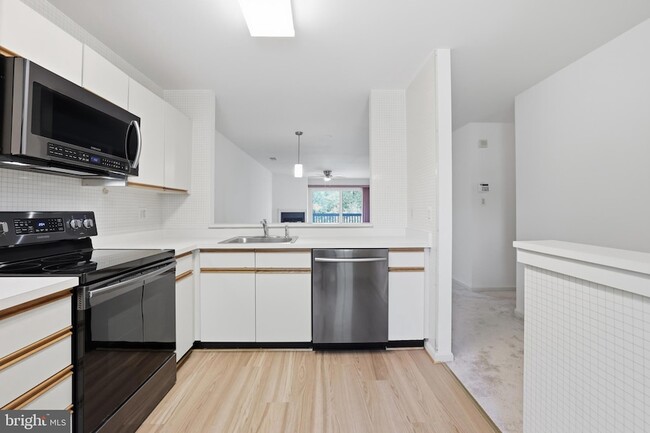 Building Photo - 2844 Yarling Ct