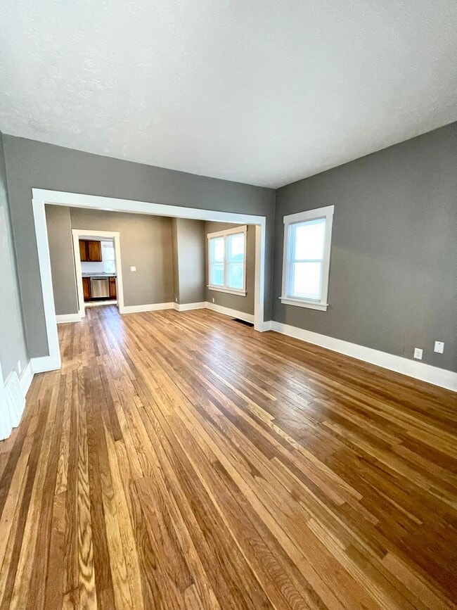 Building Photo - ? Beautifully Updated 3-Bedroom Home in Wearne Park ?