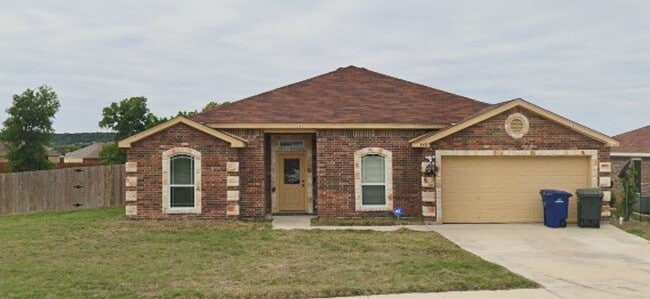 Primary Photo - 5 Bedroom 2.5 Bath in Copperas Cove!