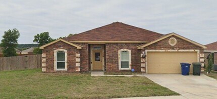 Building Photo - 5 Bedroom 2.5 Bath in Copperas Cove!