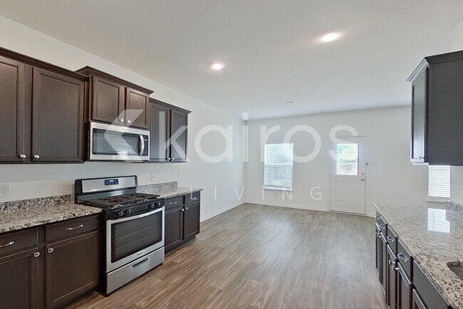 Building Photo - 914 Shady Brk