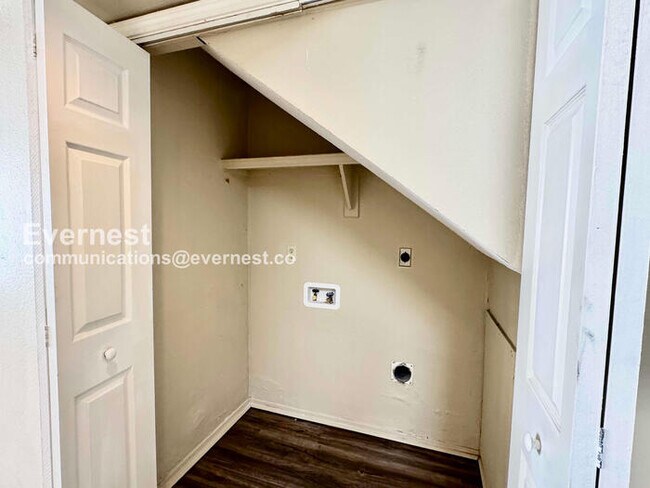 Building Photo - 6804 S 78th E Ave