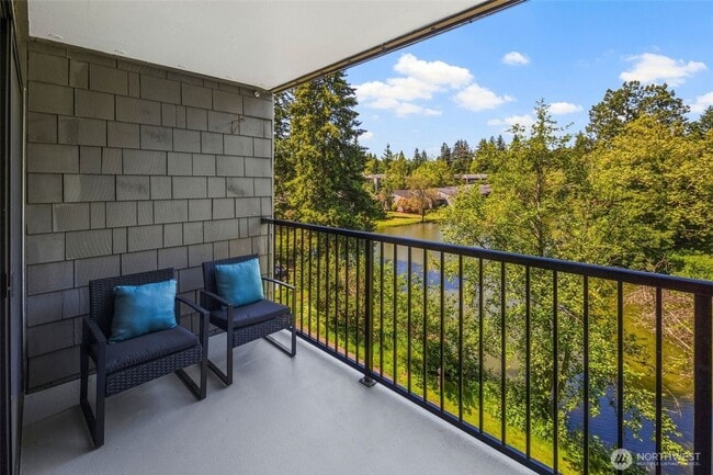 Building Photo - Resort Living at home!