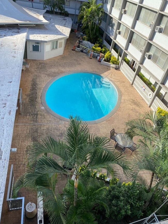 Building Photo - RYCROFT TERRACE- 1 Bed, 1 Bath, 1 Parking ...