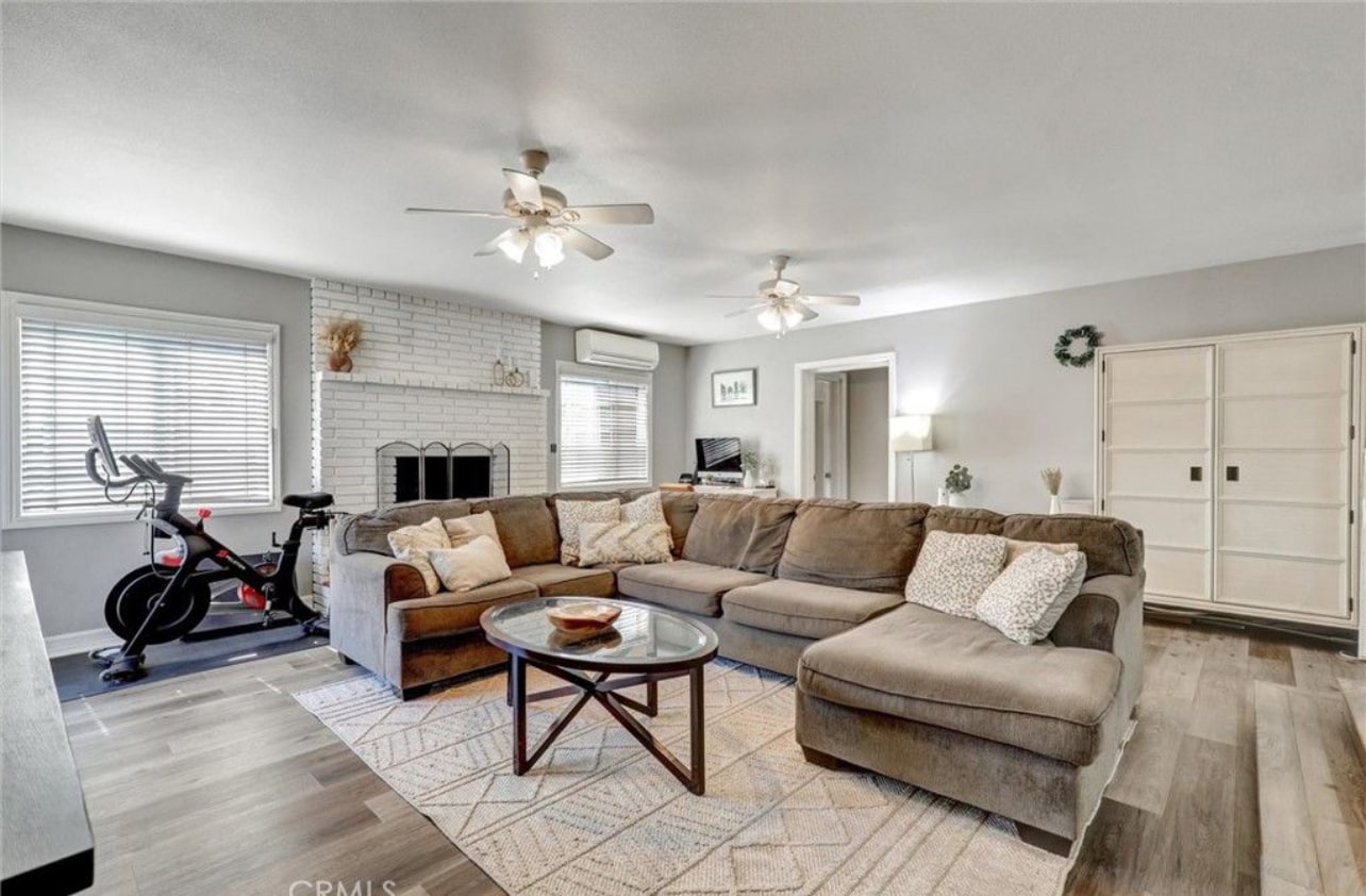 Building Photo - 10337 Garfield Ave