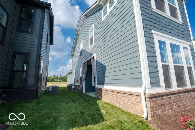 Building Photo - 9234 Anthem Ave