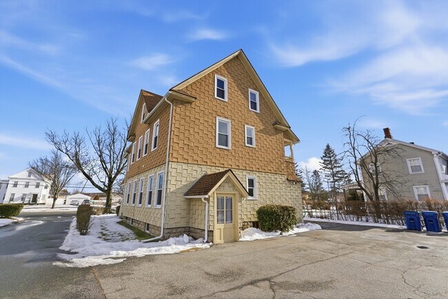 Building Photo - 33 North Blvd