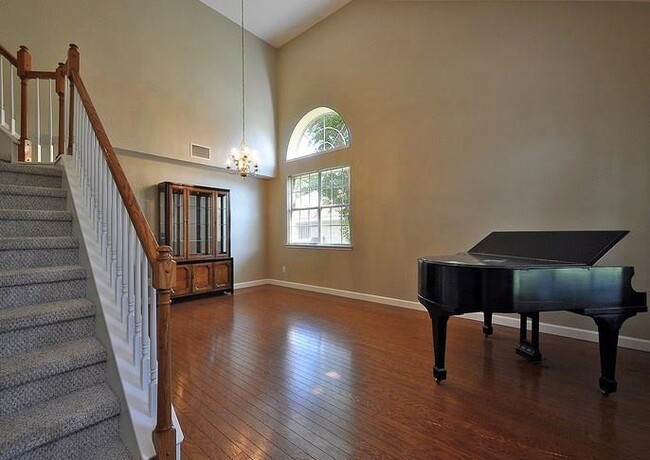 Building Photo - 6150 Jumano Ln