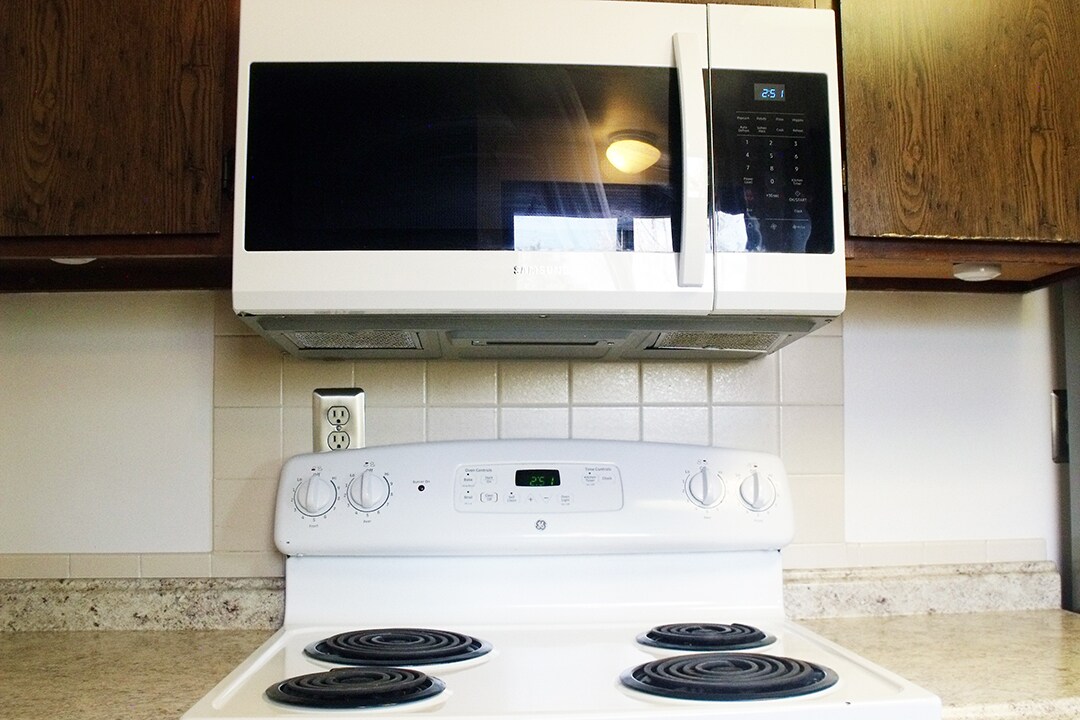 Kitchen Microwave - 4482 North Grant Avenue