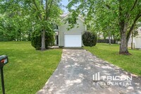 Building Photo - 7008 Breeders Cup Cir