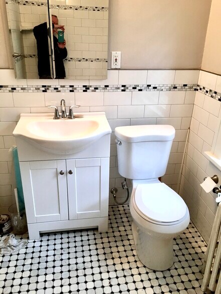 Building Photo - 2628 Traymore Rd