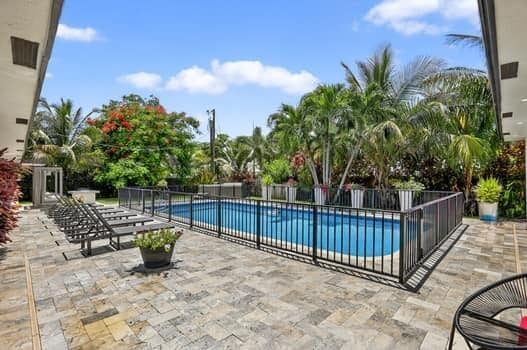 Building Photo - 600 NE 4th St