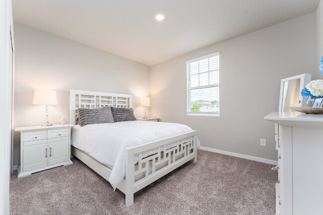 Building Photo - Spacious & Beautifully designed 4 Bedroom/...