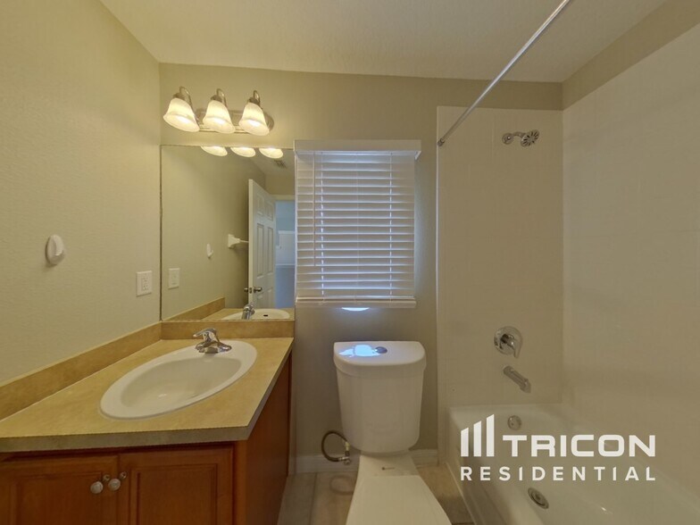 Building Photo - 33246 Irongate Dr
