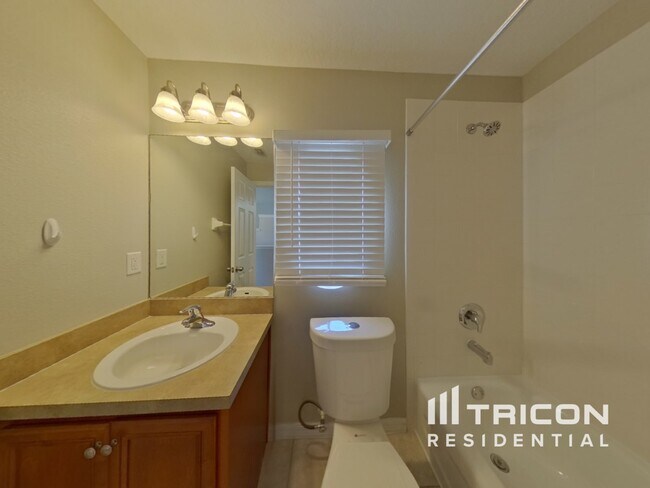 Building Photo - 33246 Irongate Dr