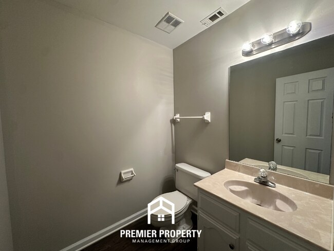 Building Photo - 8374 Kings Trail Cove