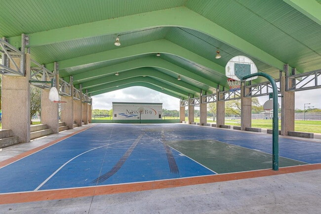 Building Photo - 18654 Martinique Dr