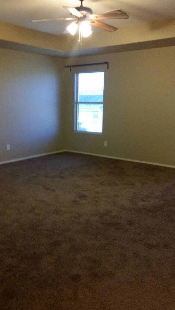 Building Photo - 828 Bussora Rose Dr