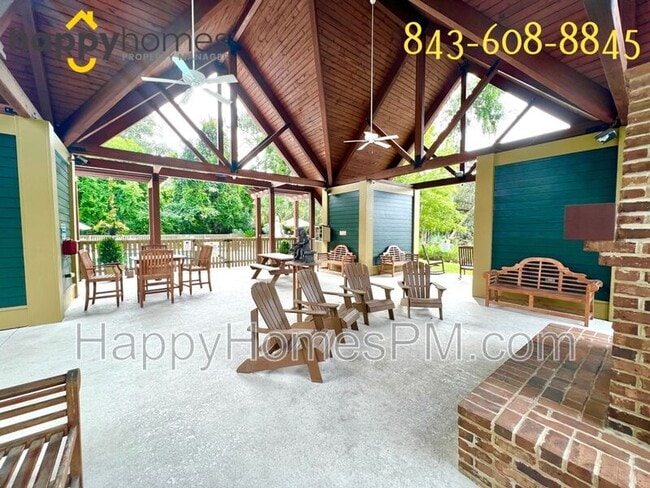 Building Photo - 8312 Child's Cove