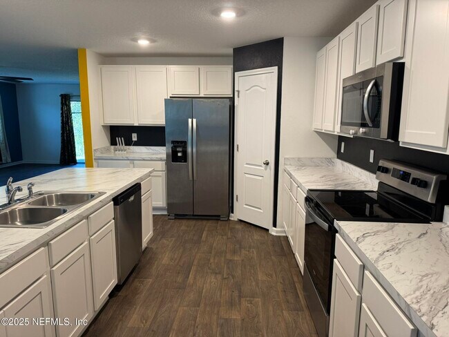 Building Photo - 5716 Bluetick Ct